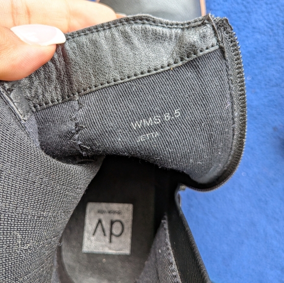 Dolce Vita Black Leather Ankle Boots with Tan Sole - Picture 4 of 6